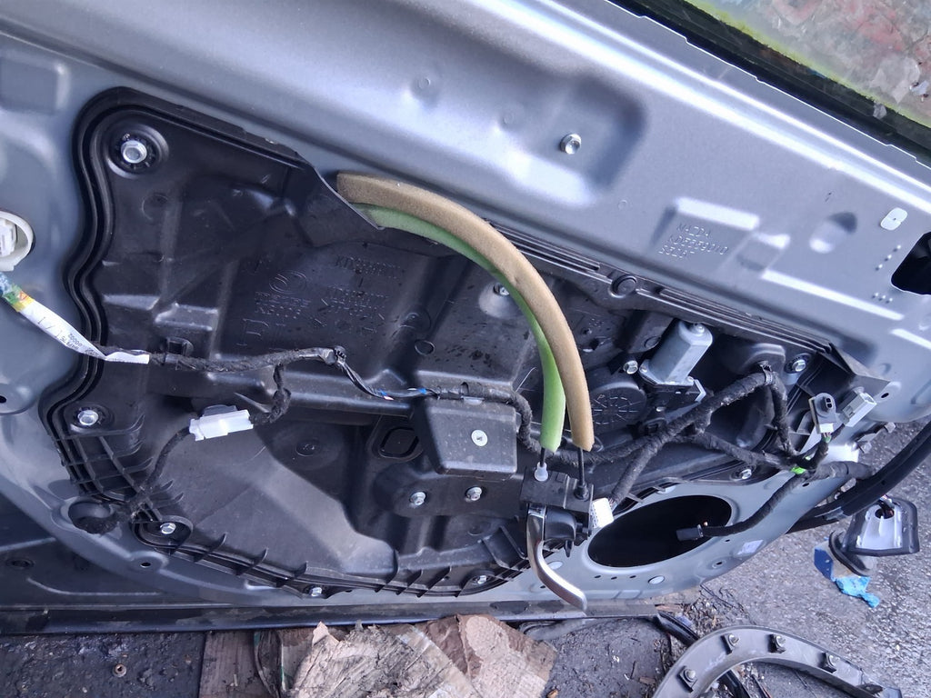 2013 MAZDA CX 5 MK1 NSF PASSENGER SIDE FRONT LEFT BARE DOOR LIQUID SILVER P38