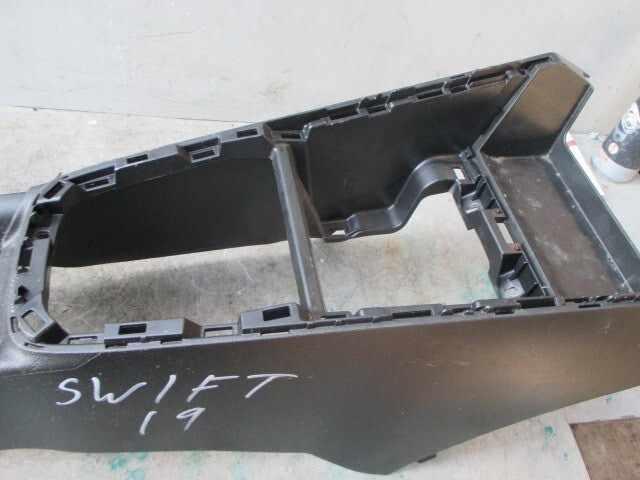 2013 VOLKSWAGEN GOLF MK7 CENTRE CONSOLE ARMREST 75811-52R0