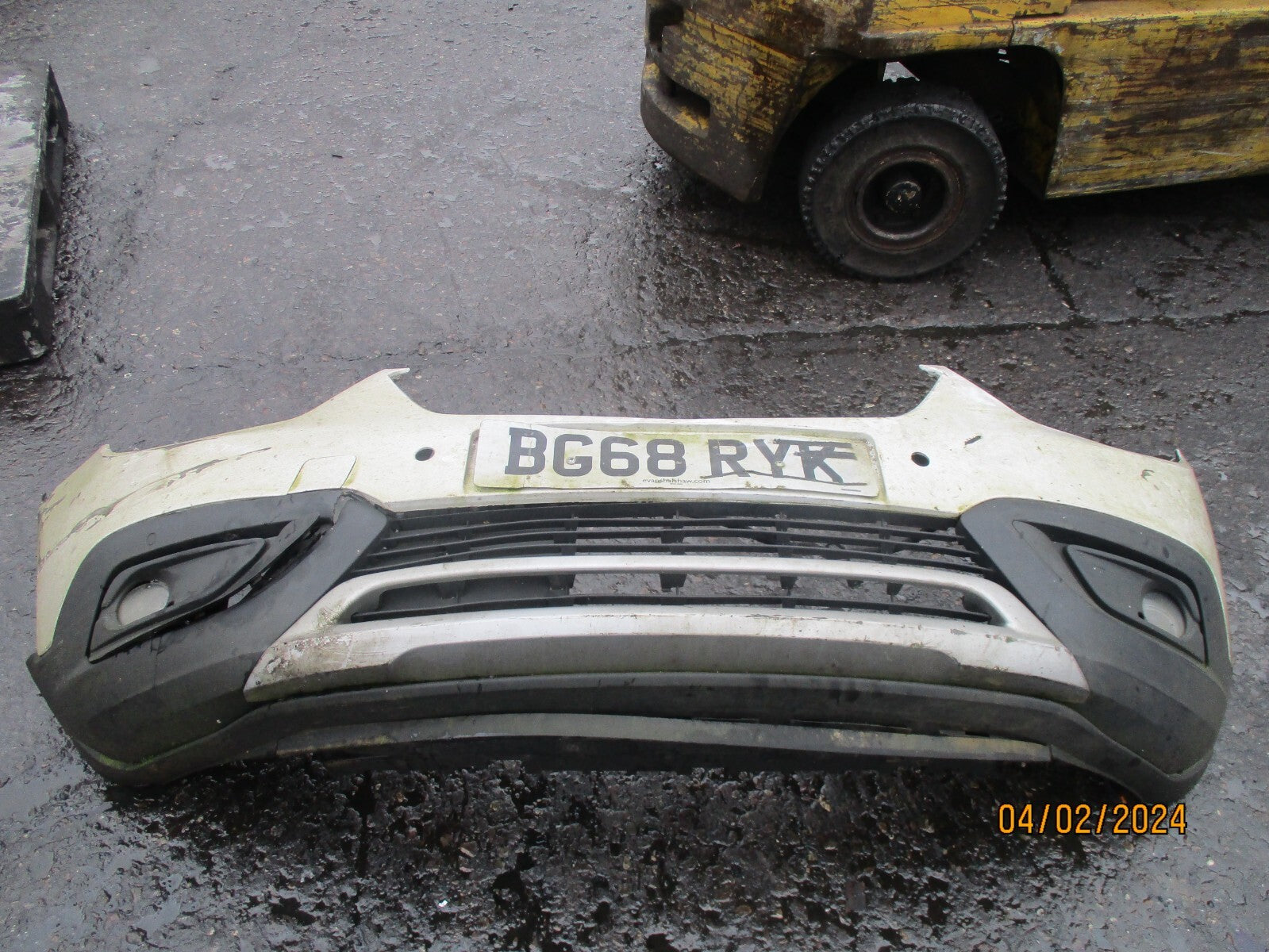 VAUXHALL CROSSLAND X 2018 FRONT BUMPER FOG LIGHT WHITE DAMAGED