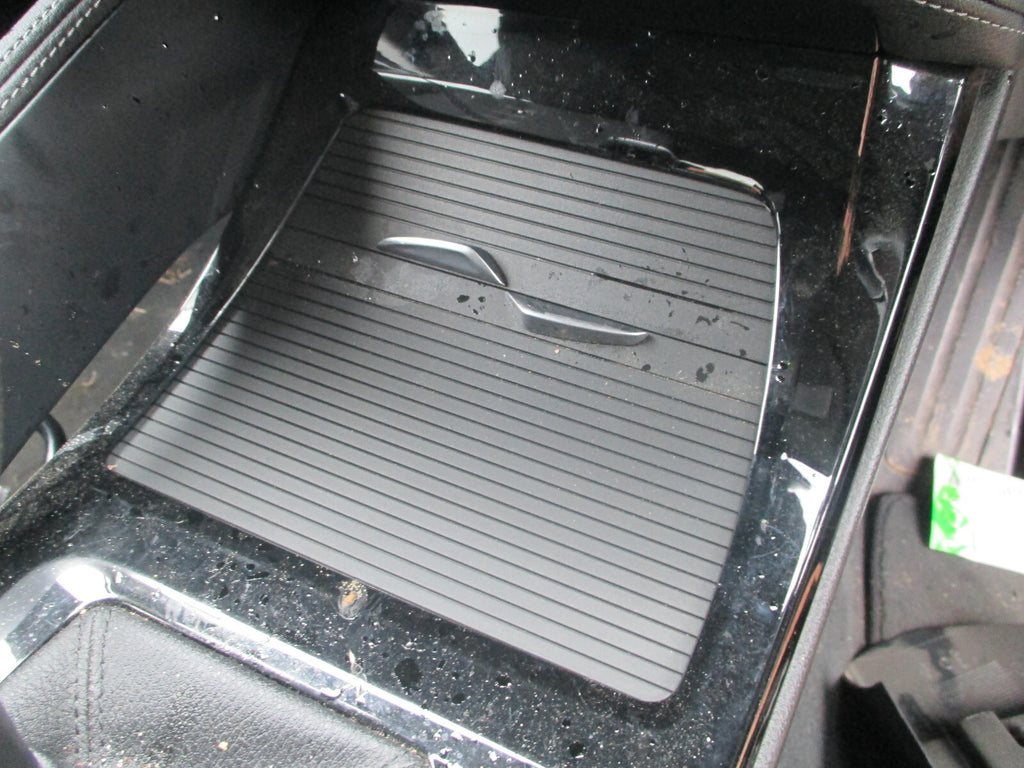 BMW X1 2018 F48 X DRIVE CENTRE CONSOLE CUP HOLDER