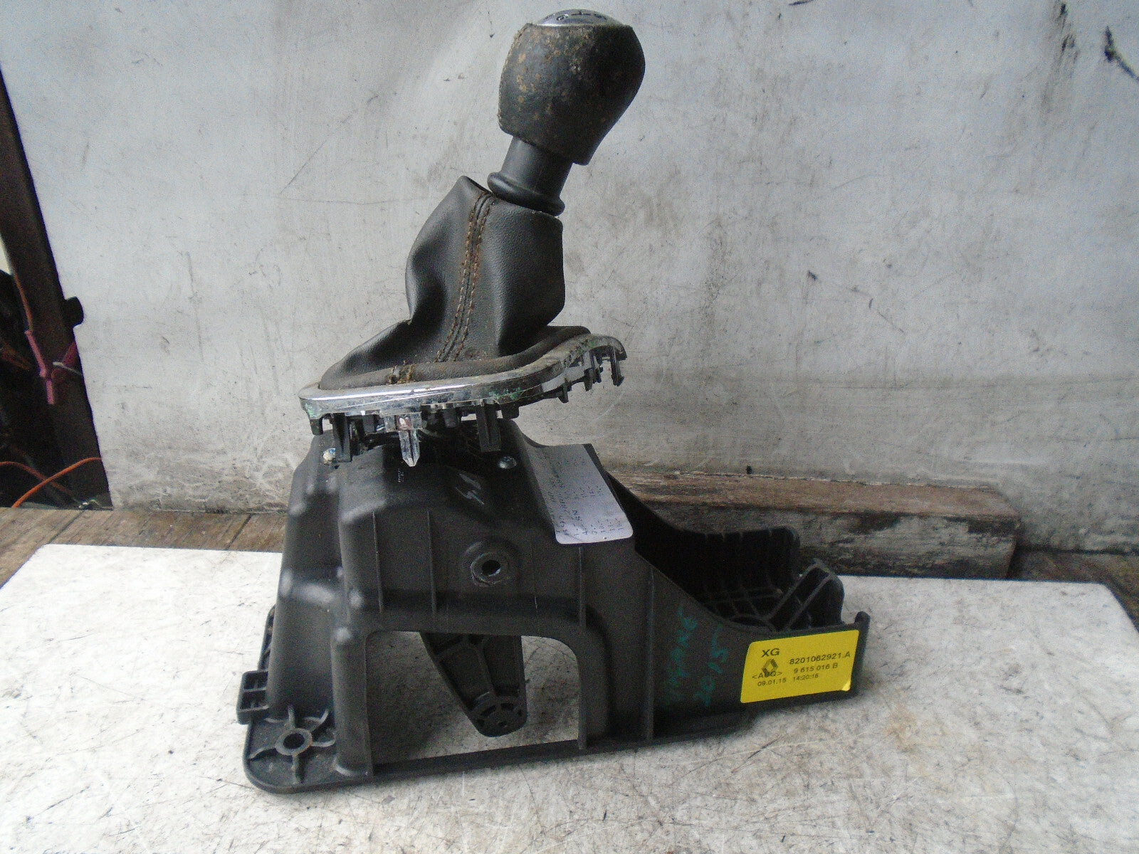 RENAULT MEGANE MK3 2015 6 SPEED MANUAL GEARSTICK GEARSHIFTER 8201062921A