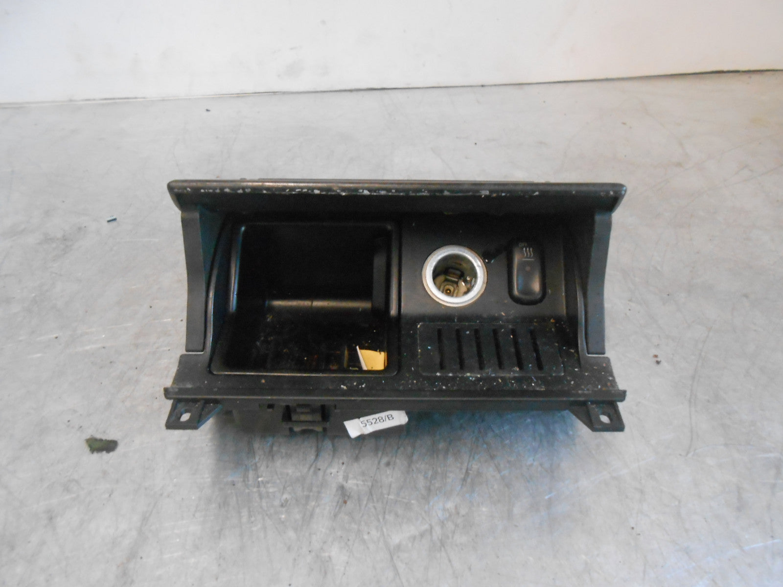 MERCEDES E CLASS W210 2000 DARK WALNUT EFFECT FRONT ASH TRAY & 12V OUTLET
