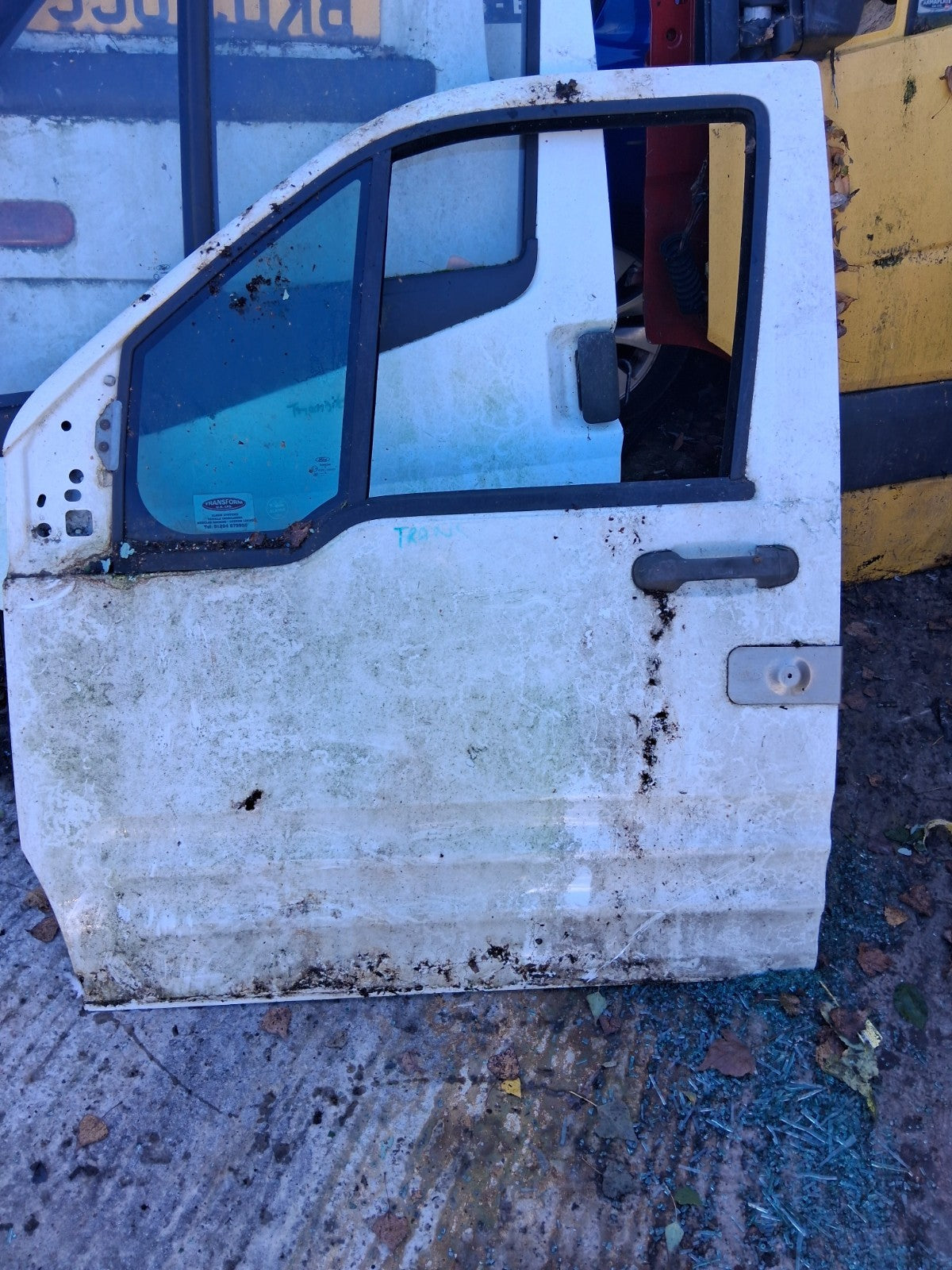 FORD TRANSIT CONNECT 2006 NSF PASSENGER SIDE FRONT DOOR WHITE