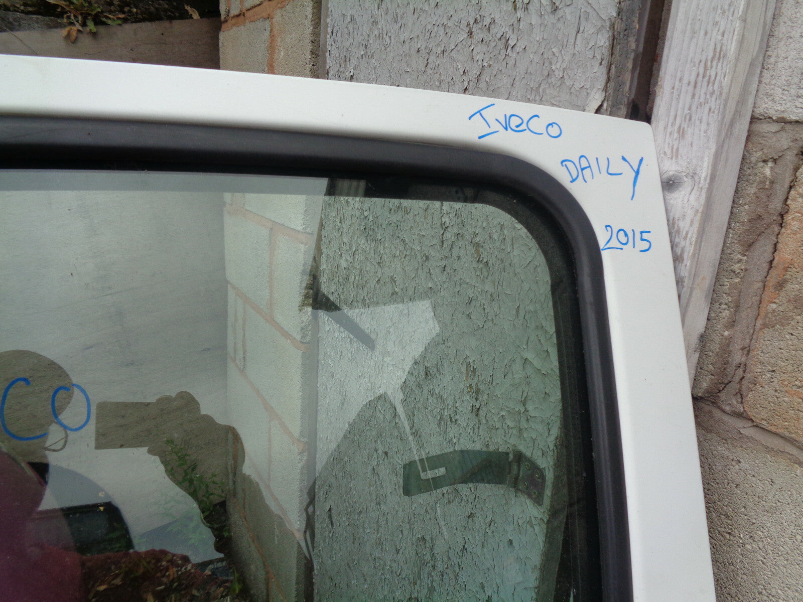 IVECO DAILY MK5 2015 NSF PASSENGER SIDE FRONT COMPLETE DOOR WHITE