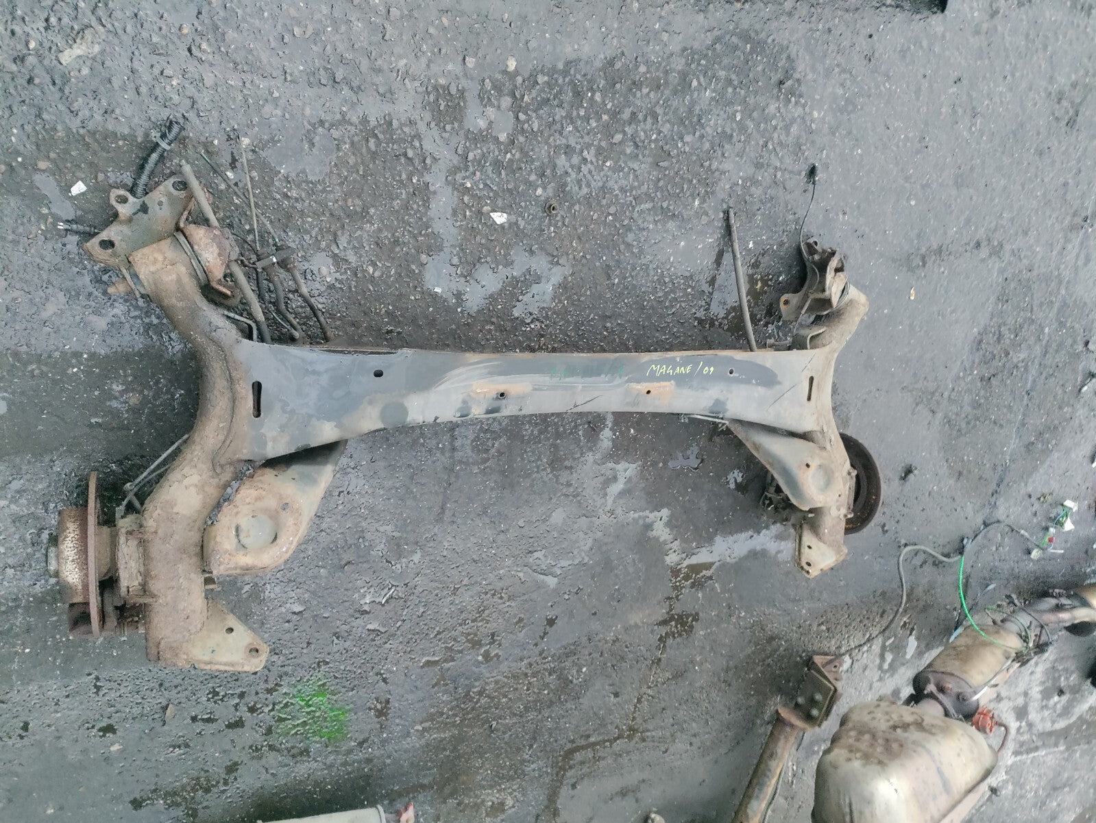 2009 RENAULT MEGANE MK2 CONVERTIABLE REAR DEAD AXLE DISC TYPE