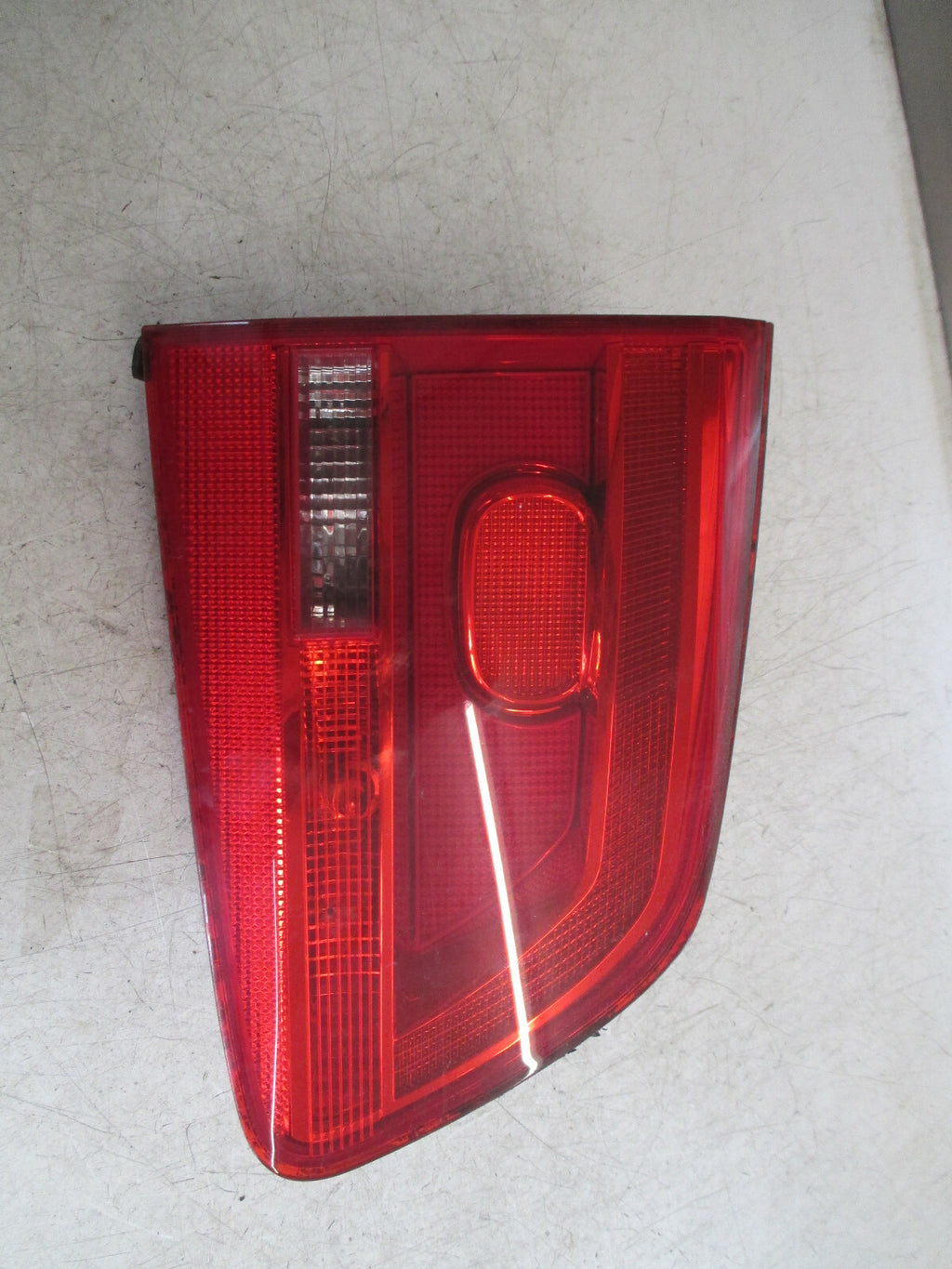 VW TOURAN 2010 - 14 NSR PASSENGER SIDE REAR INNER BOOT LIGHT LAMP LEFT TAILGATE