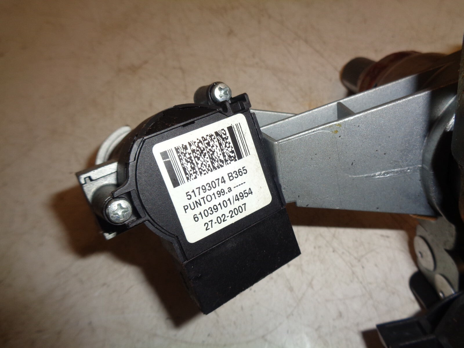 FIAT GRANDE PUNTO KEY IGNITION LOCK BARREK AND KEY 51793074
