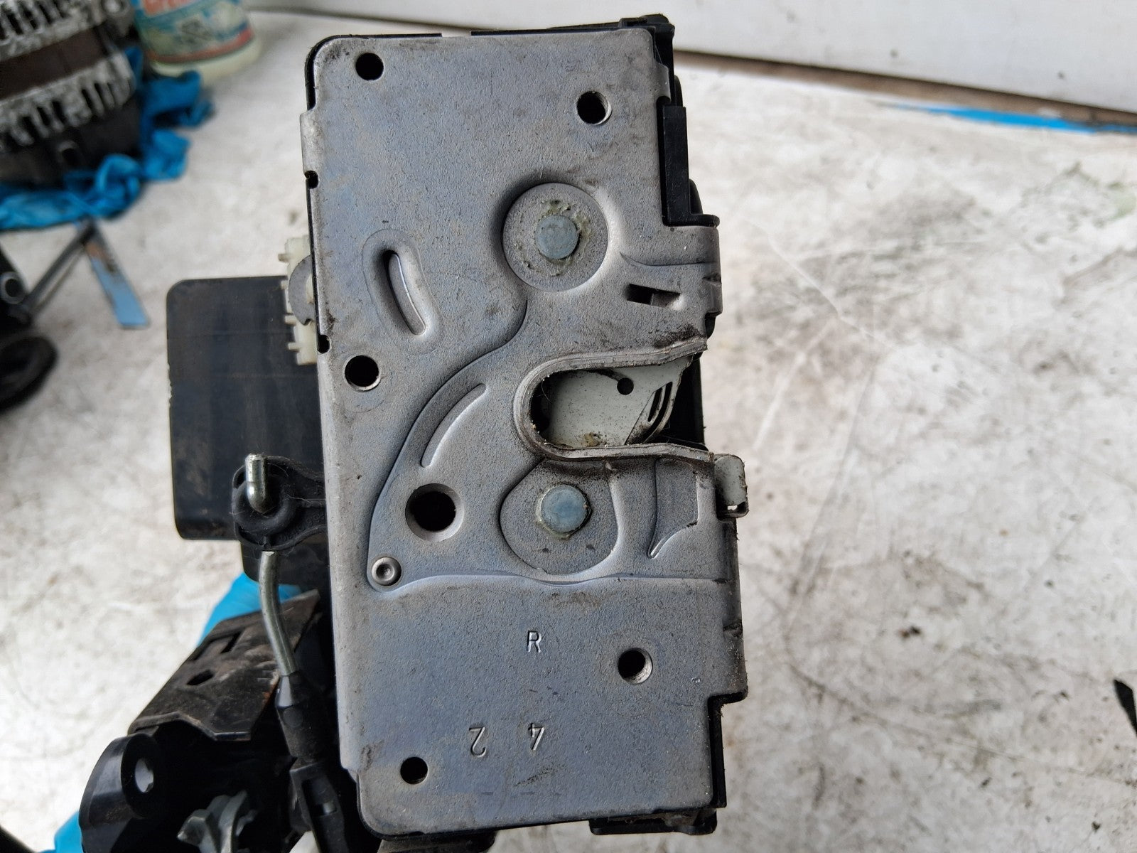 2016 VAUXHALL CORSA E OSF DRIVER SIDE FRONT DOOR LOCK MECHANISM 13431836