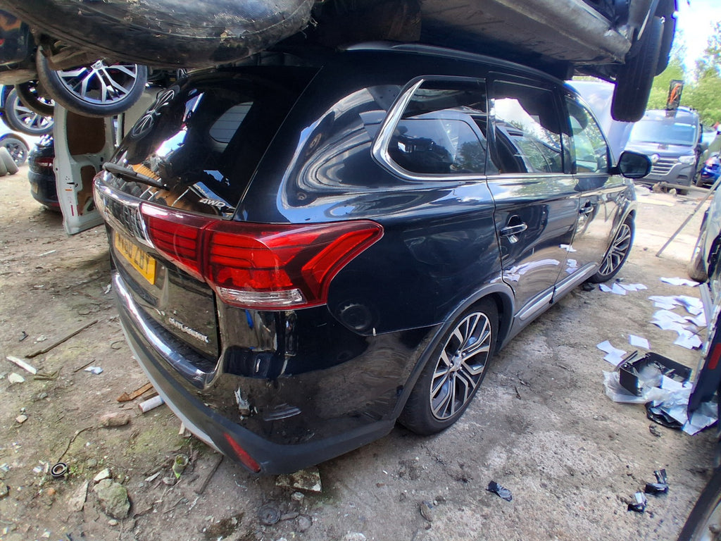 2018 MITSUBISHI OUTLANDER MK3 OSR DRIVER SIDE REAR QUARTER PANEL BLACK X42
