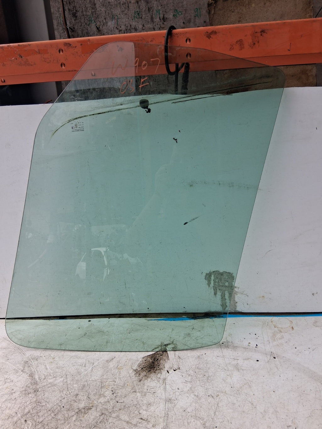 2019 MERCEDES BENZ SPRINTER W907 OSF DRIVER SIDE FRONT WINDOW GLASS
