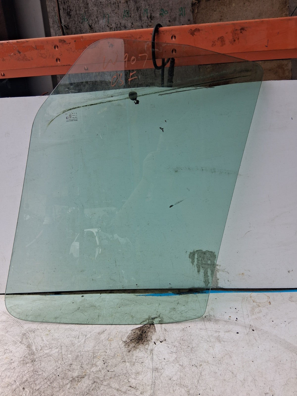 2019 MERCEDES BENZ SPRINTER W907 OSF DRIVER SIDE FRONT WINDOW GLASS
