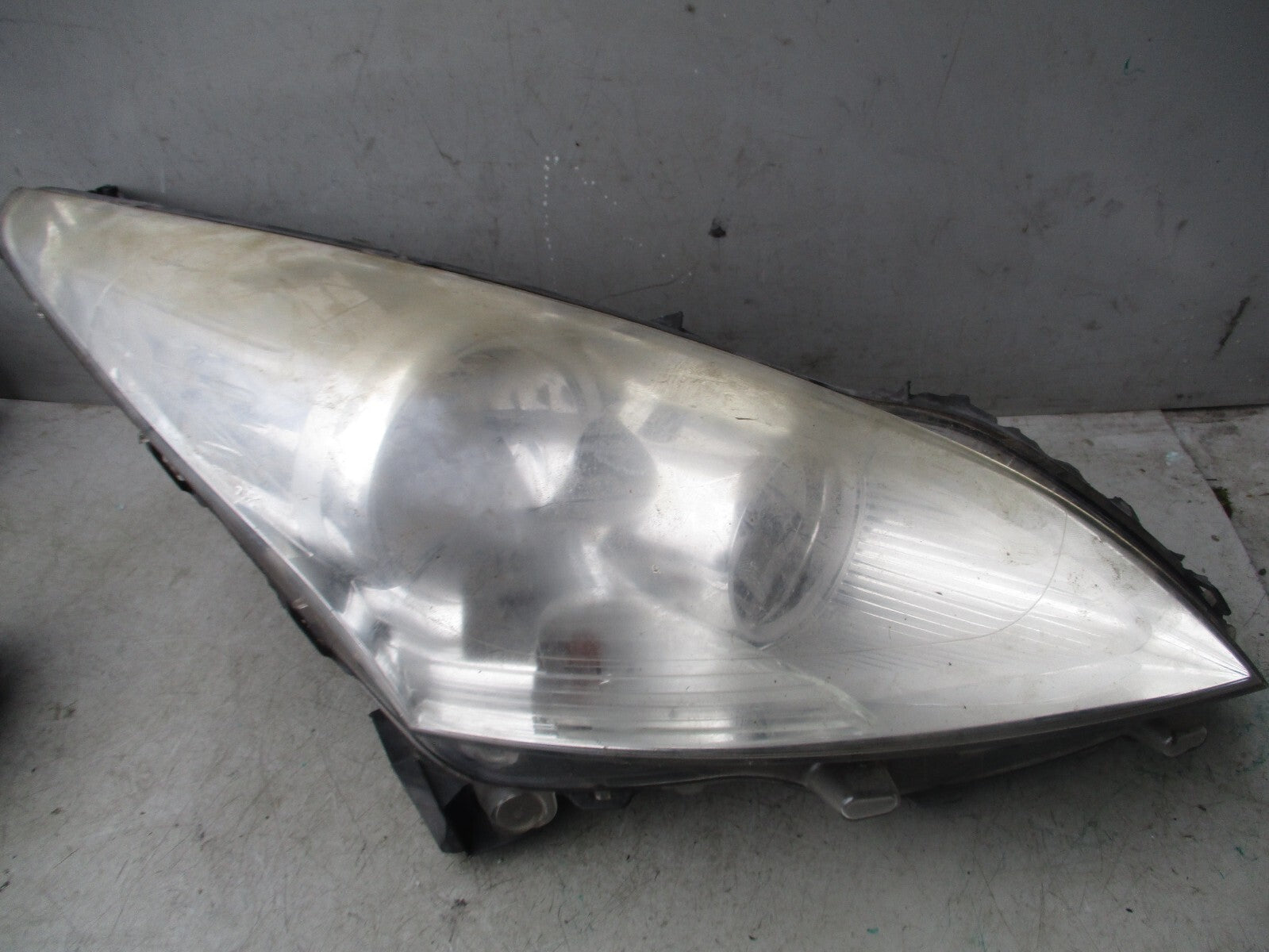 2013 PEUGEOT 5008 MK1 OSF DRIVER SIDE FRONT HEADLIGHT HEADLAMP 9685472680