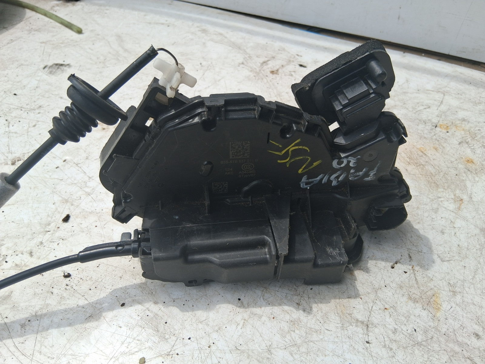 VW VOLKSWAGEN PASSAT B8 2019 NSF PASSENGER FRONT DOOR LOCK MECHANISM 5TB837015B