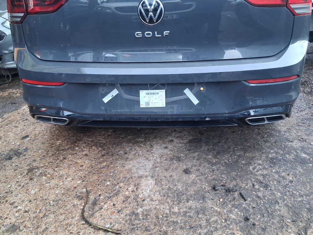 2024 VW VOLKSWAGEN GOLF MK8 R LINE COMPLETE REAR BUMPER WITH SENSORS GREY LI7F