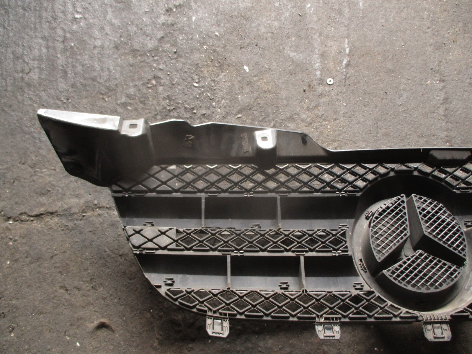 2013 MERCEDES SPRINTER W906 FRONT CENTRE GRILLE BLACK A90688003