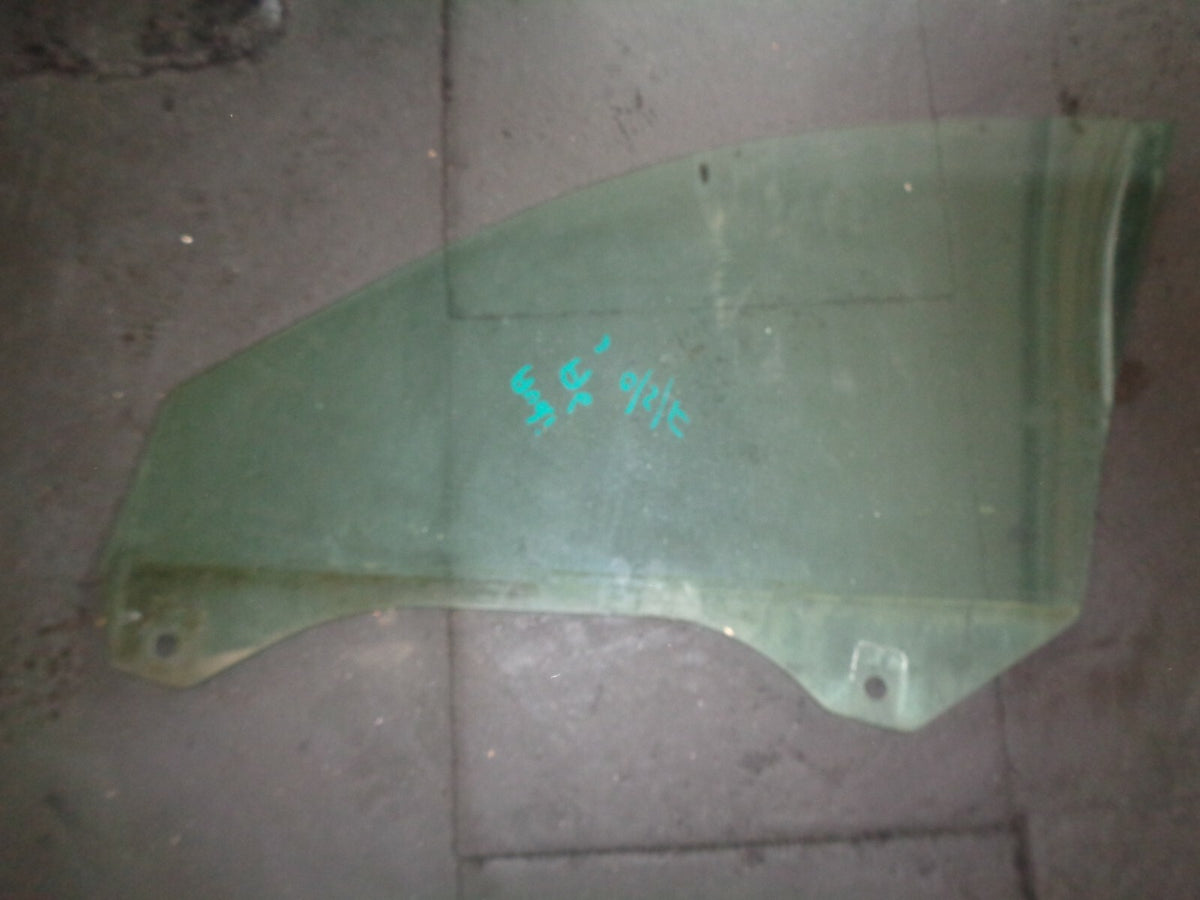 AUDI A6 2004-08 DRIVER SIDE RIGHT SIDE FRONT DOOR GLASS E643R00083