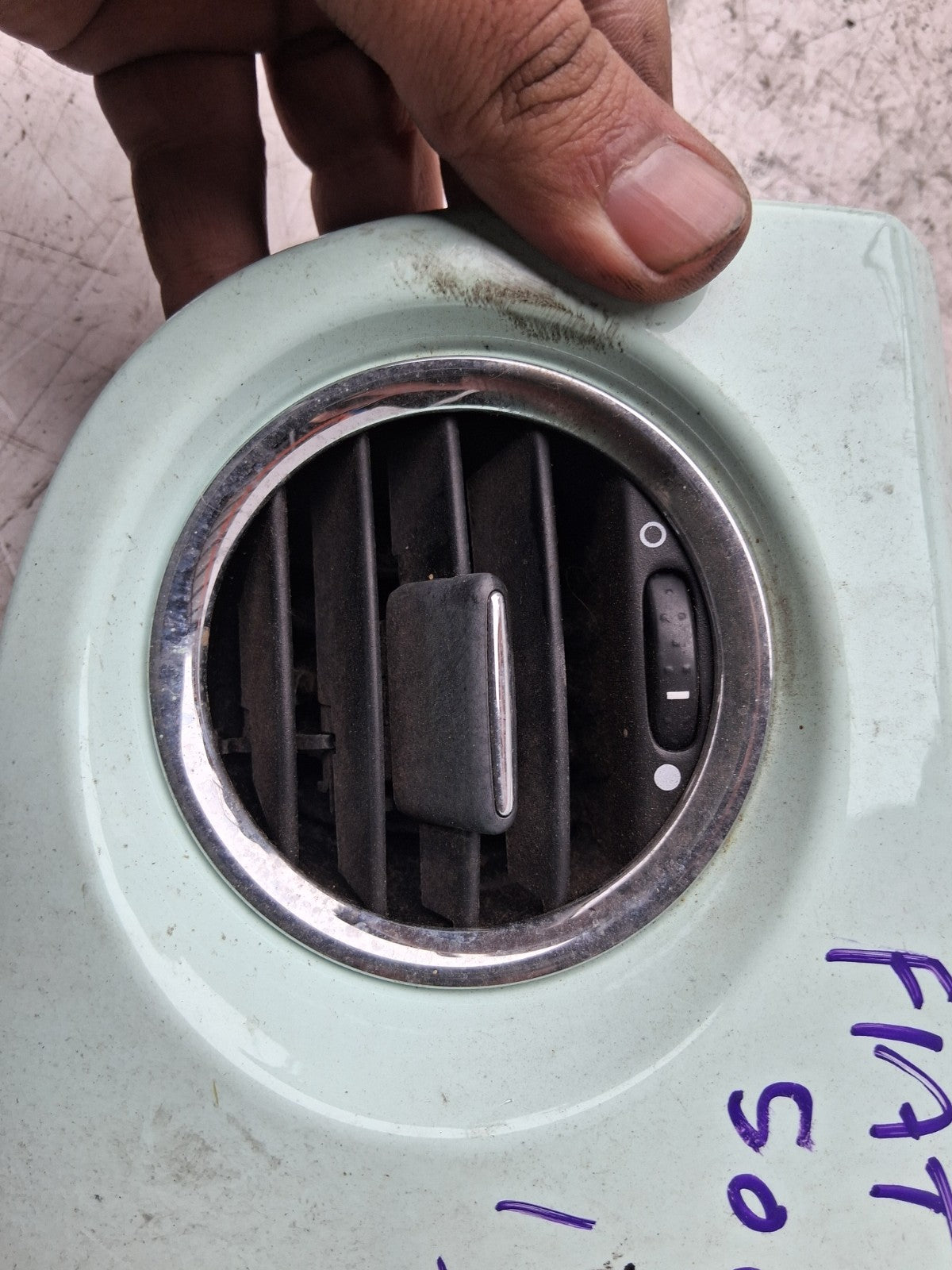 2015 FIAT 500 LOUNGE NSF PASSENGER SIDE FRONT LEFT AIR VENT