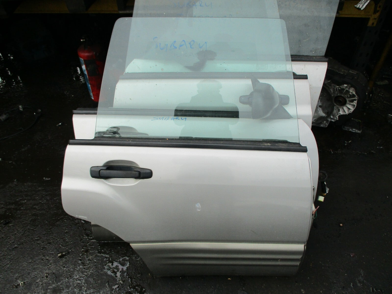 SUBARU FORESTER MK1 FACELIFT COMPLETE OSR RIGHT OFF DRIVER SIDE REAR DOOR SILVER