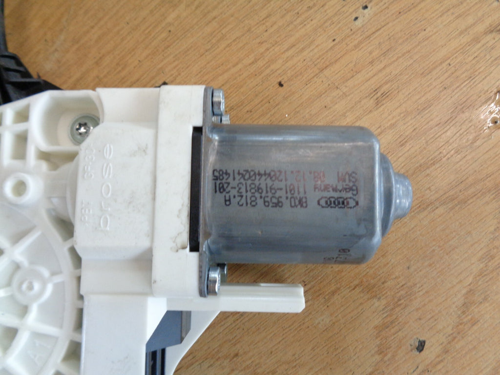 AUDI A1 2013 5 DOOR HATCHBACK PASSENGER SIDE REAR WINDOW MOTOR & REGULATOR