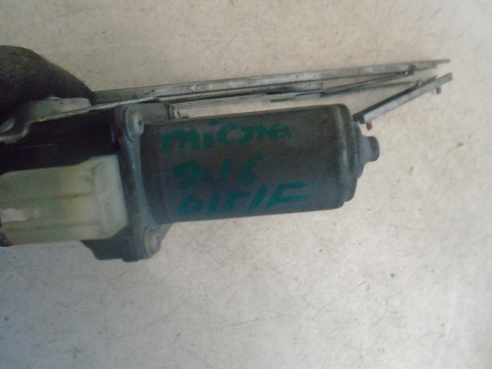 NISSAN MICRA 2016 MK4 OSF FRONT DRIVER SIDE WINDOW REGULATOR 807001HB2A