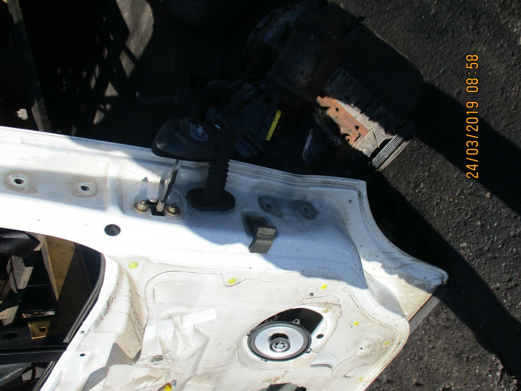 VAUXHALL VIVARO RENAULT TRAFIC NSF PASSENGER SIDE FRONT BARE DOOR WHITE