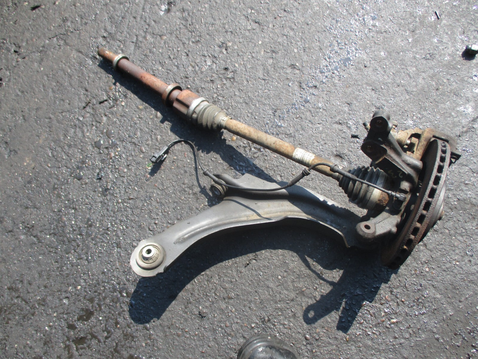 RENAULT CLIO MK4 2014 1.2 PETROL DRIVER SIDE HUB CALIPER DRIVESHAFT 391000926R