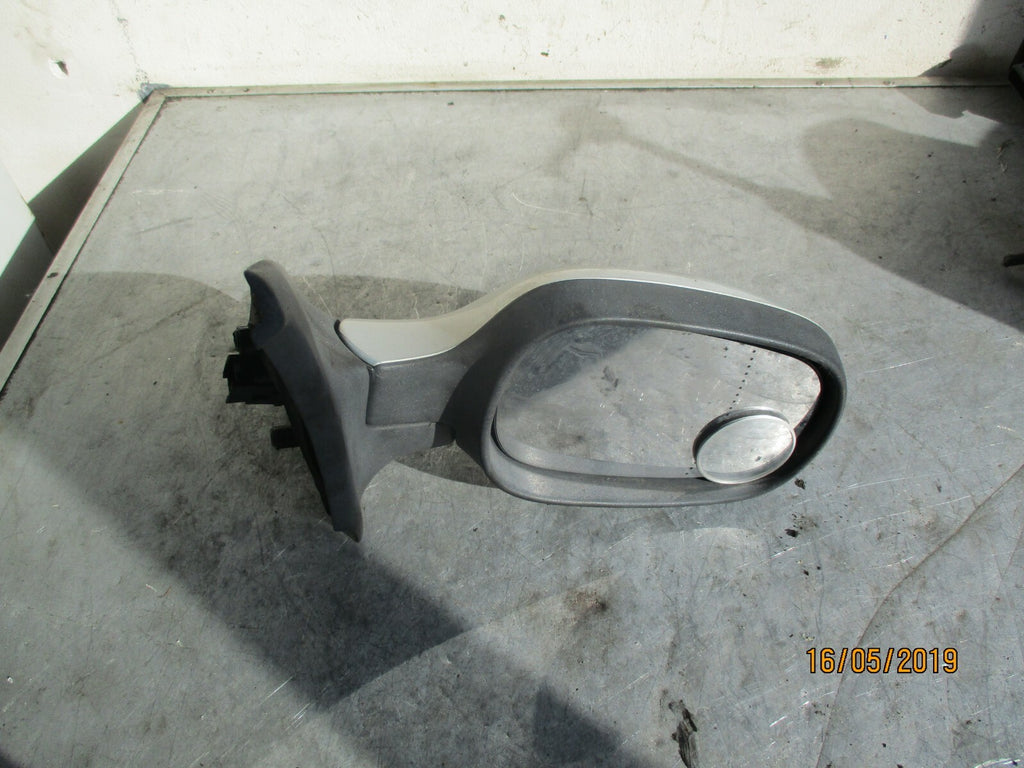 RENAULT CLIO MK2 OS DRIVER SIDE ELECTRIC WING MIRROR SILVER LIGHT BLUE