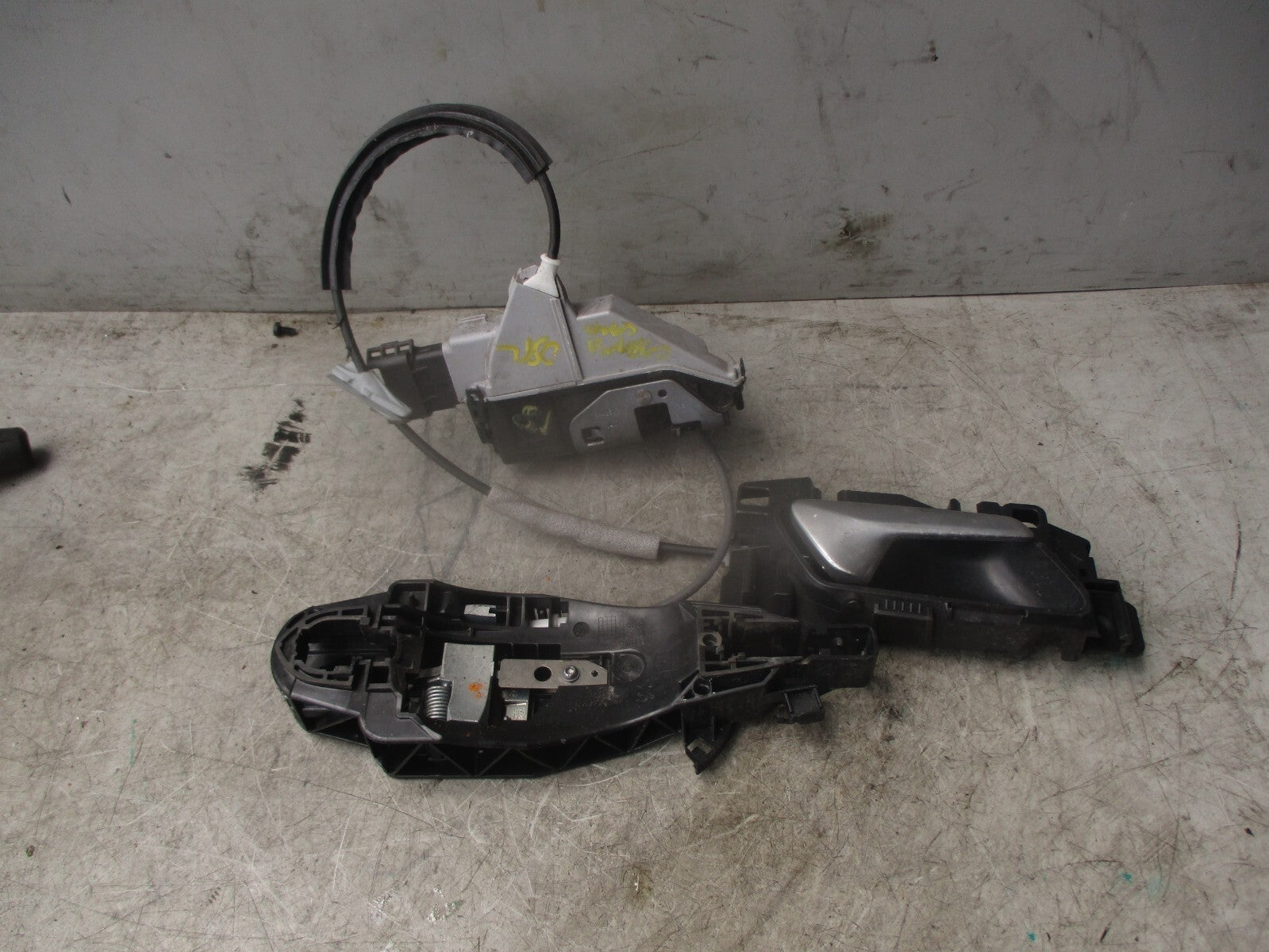 2018 VAUXHALL GRANDLAND X SE OSR DRIVER SIDE REAR DOOR LOCK MECHANISM 16943126