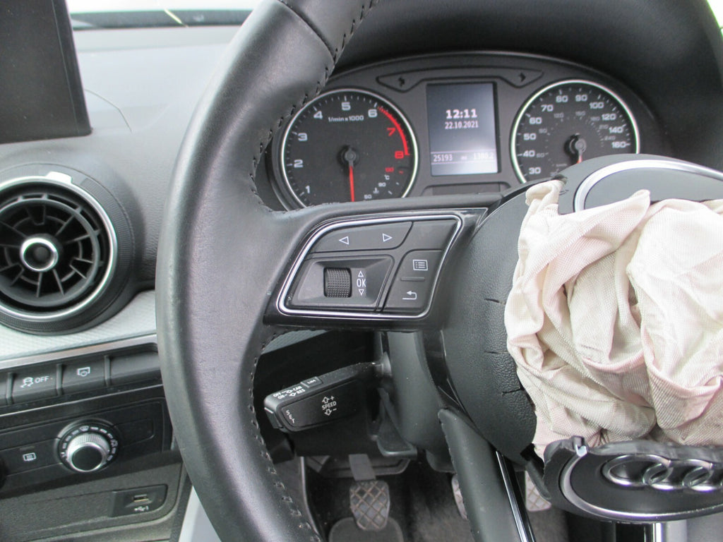 AUDI Q2 MK1 2020 LEATHER MULTI FUNCTION STEERING WHEEL CONTROL SWITCH BUTTON