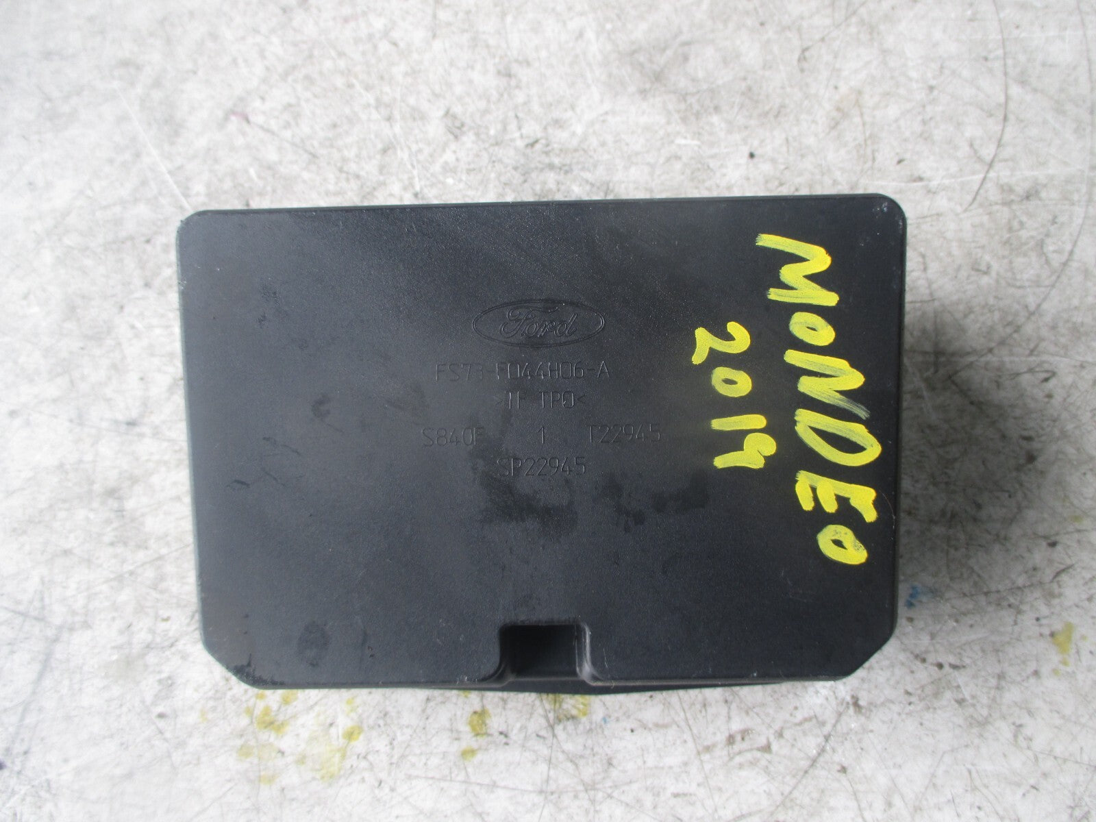 FORD MONDEO MK5 2019 CENTRE CONSOLE ARMREST STORAGE LID TRAY