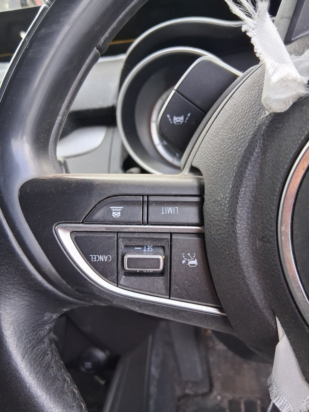 2021 SUZUKI SWIFT A2L MK4 MULTIFUNCTIONAL STEERING WHEEL
