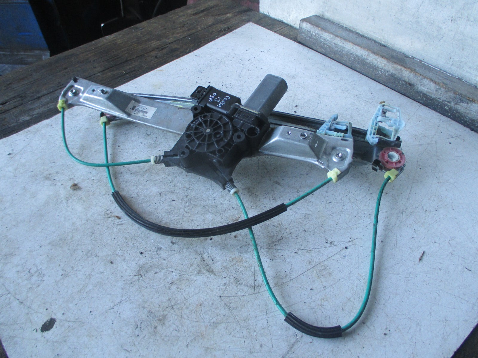 VAUXHALL CORSA D 2013 OSF DRIVER SIDE FRONT WINDOW MOTOR REGULATOR 541613212