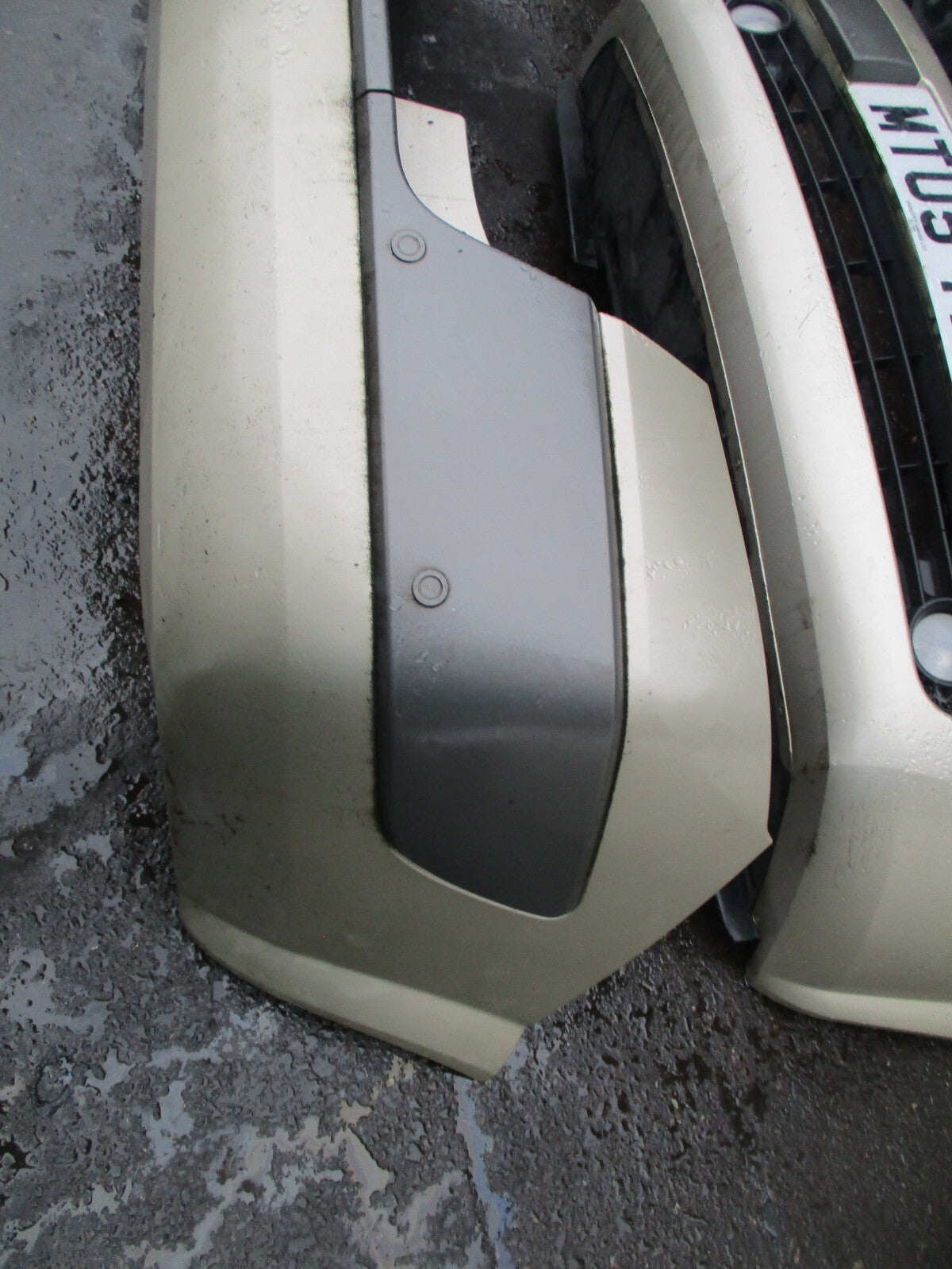 2005 RENAULT MEGANE MK2 REAR COMPLETE BUMPER GOLDEN