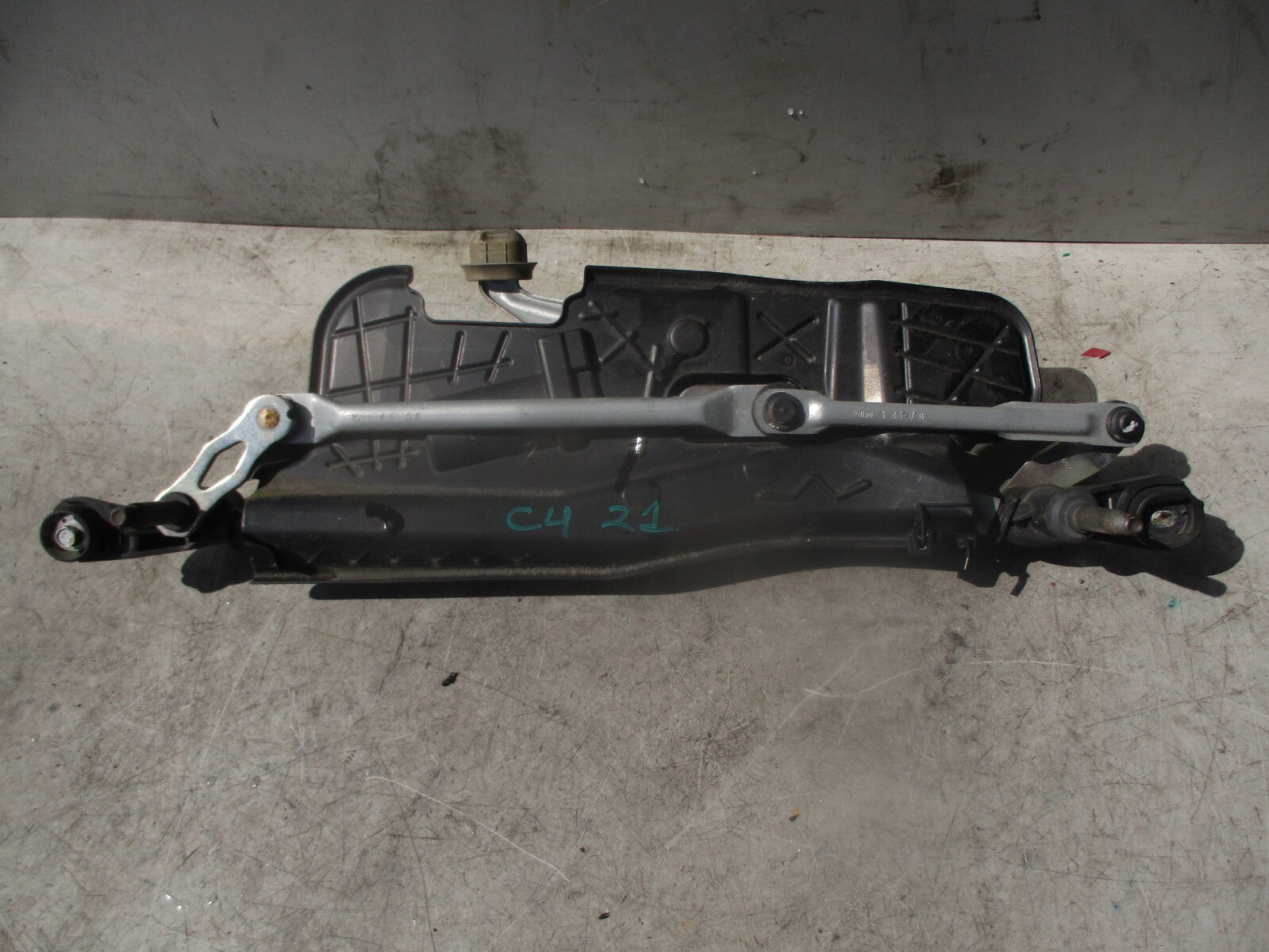 2021 CITROEN C4 MK3 FRONT WINDSCREEN WIPER MOTOR & LINKAGE 9824534680