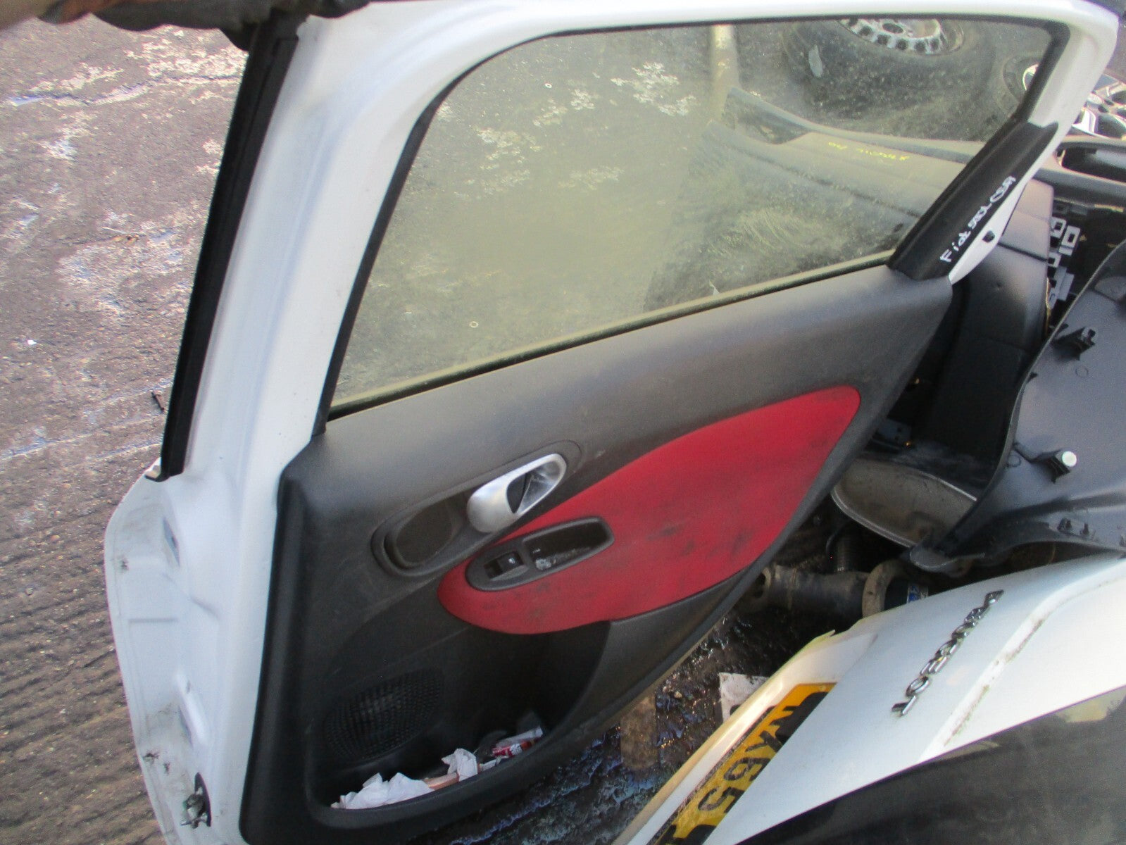 FIAT 500L 2013 OSR DRIVER SIDE REAR COMPLETE DOOR WHITE