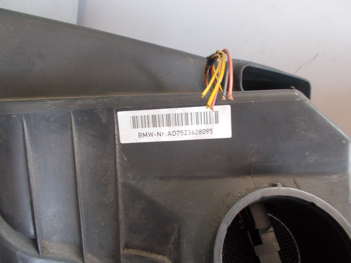 BMW 1 SERIES E81 E87 AIR FILTER BOX 13717523628