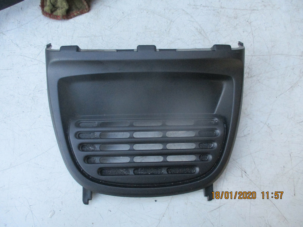 TOYOTA AYGO 2019 TOP UPPER CENTRE DASHBOARD VENT PLASTIC TRIM SURROUND 48770M