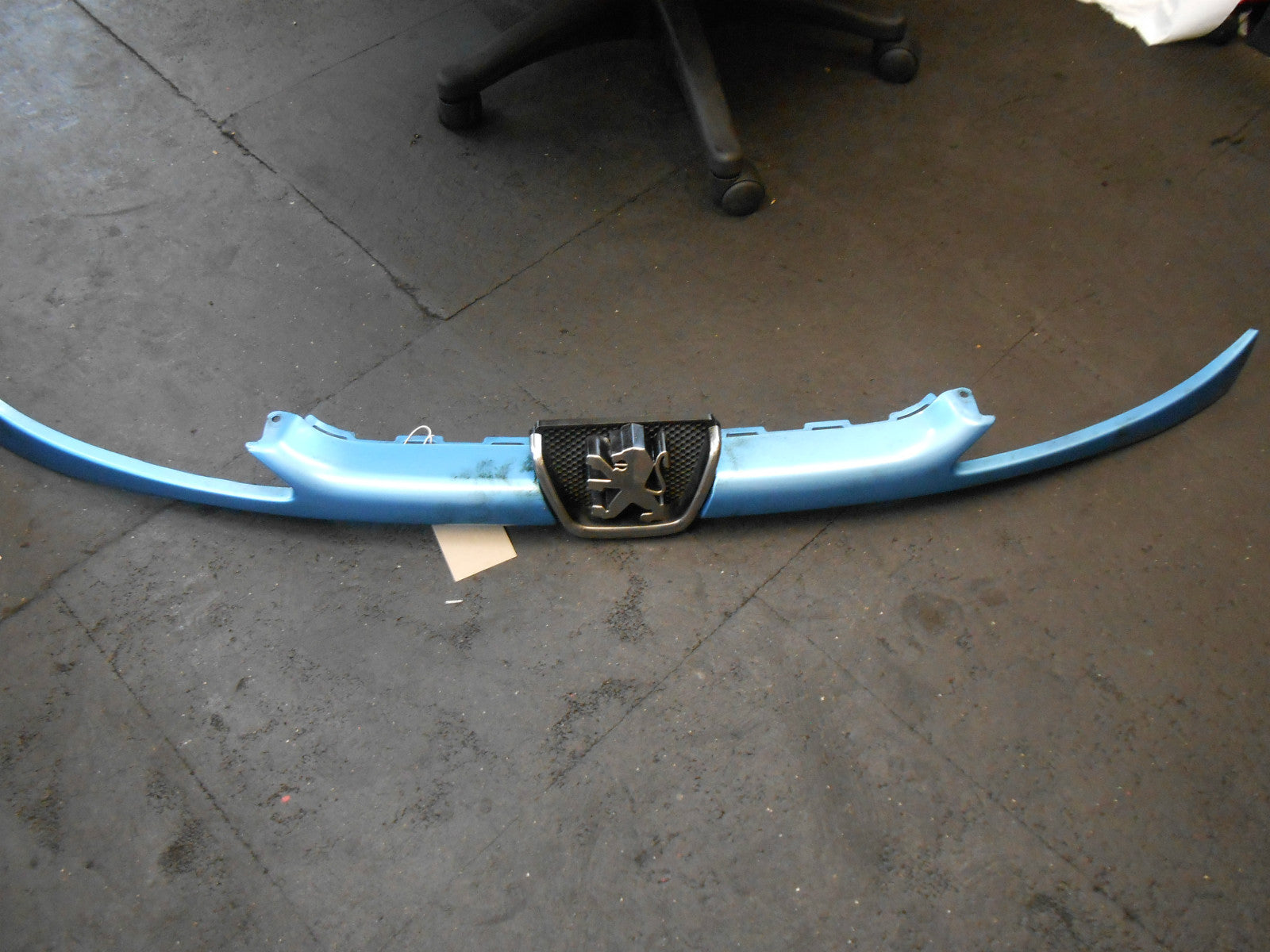 PEUGEOT 206 2003 FRONT UPPER BUMPER GRILL GRILLE LIGHT BLUE 9628691277