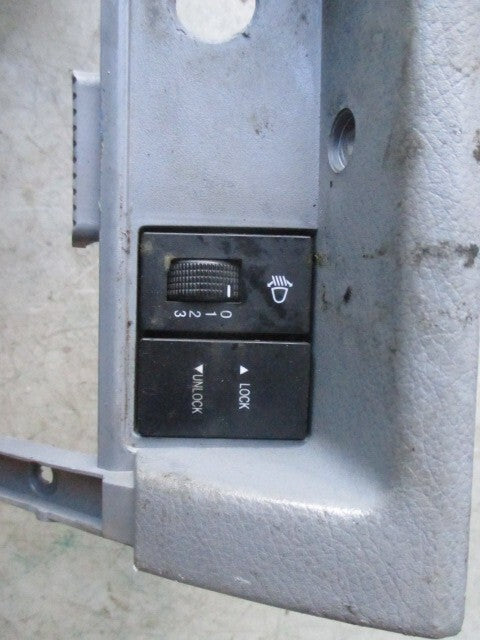 2020 LDV SAIC V80 HEADLIGHT CONTROL SWITCH & TRIM C00000052
