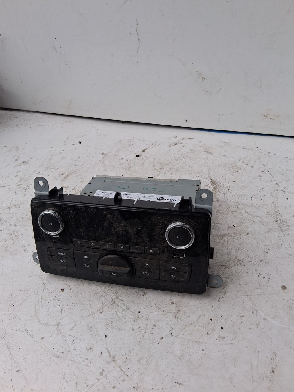 2017 RENAULT CLIO COMPLETE CAR RADIO WITHOUT CODE 281158838R