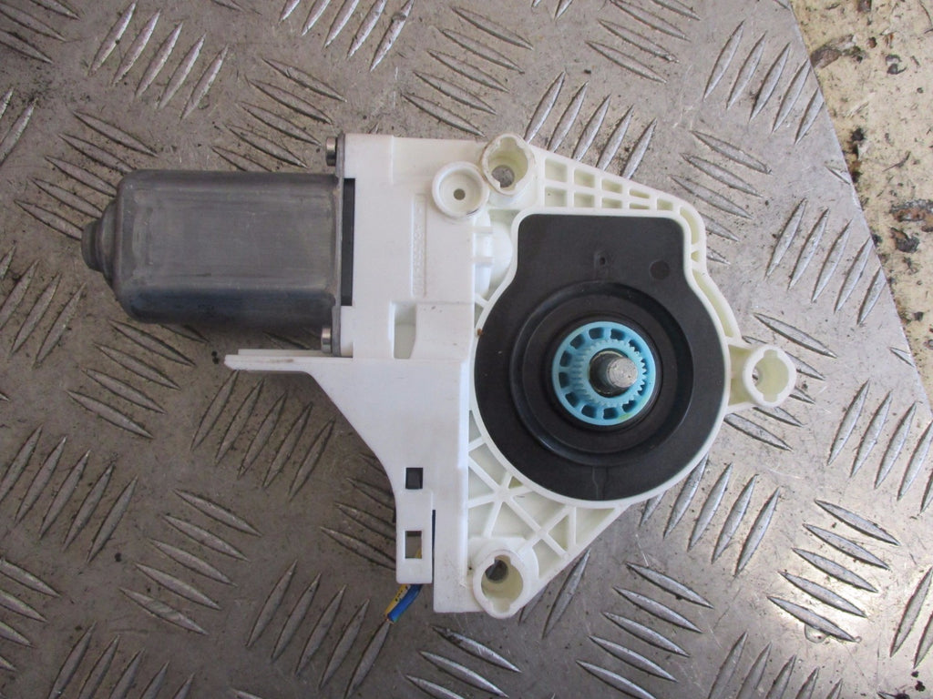 AUDI A1 2013 5 DOOR OSF DRIVER SIDE FRONT WINDOW MOTOR 8K0959802C
