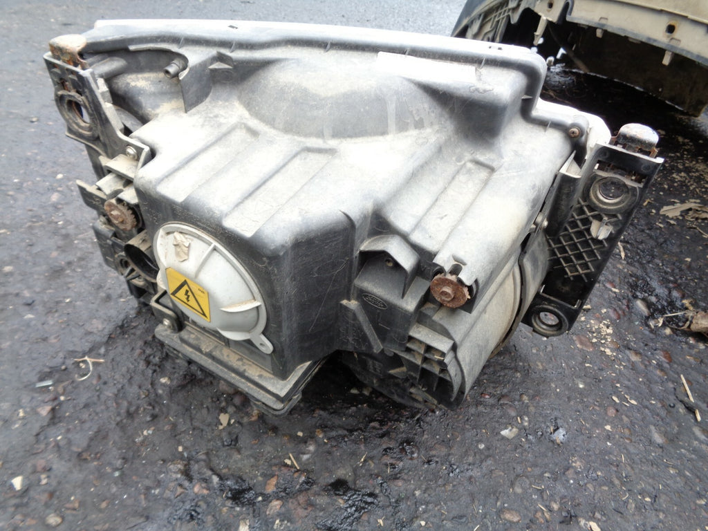 LAND ROVER DISCOVERY 3 OS DRIVER SIDE HEADLIGHT XBC500042