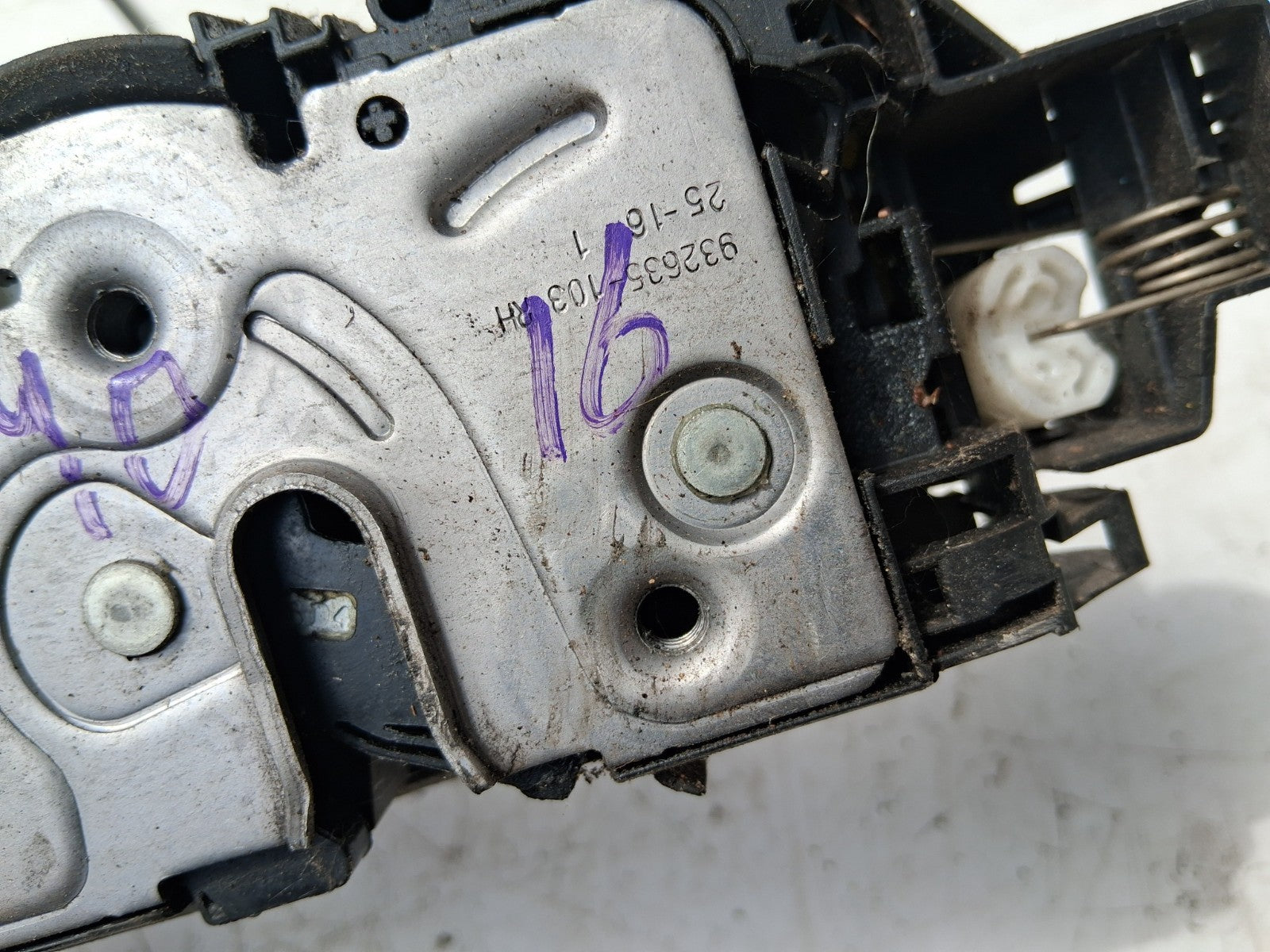 2016 VOLVO V40 OSF DRIVER SIDE FRONT DOOR LOCK MECHANISM 31440392