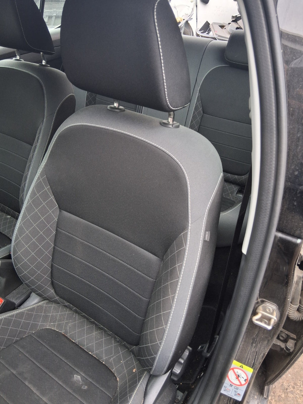 2020 SKODA FABIA MK3 NJ HATCHBACK NSF PASSENGER SIDE FRONT LEFT COMPLETE SEAT