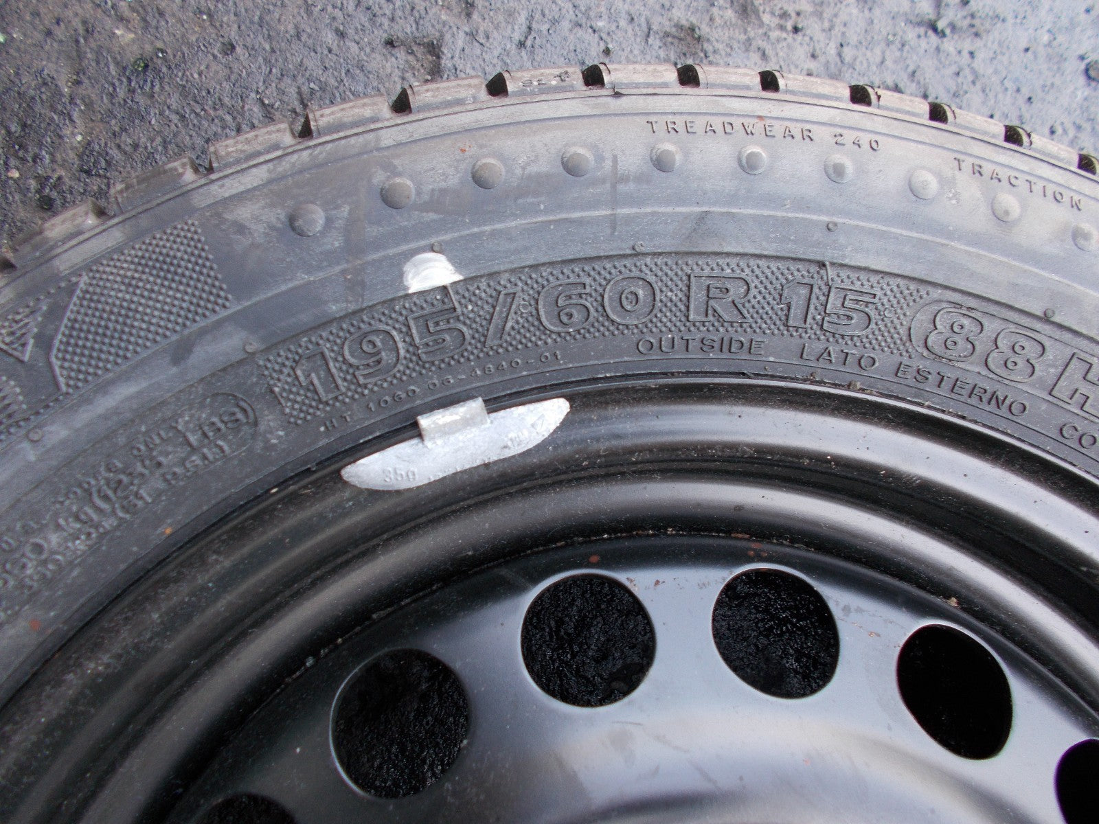 2000 VAUXHALL ASTRA SPARE STEEL WHEEL & TYRE 195/60 R15 2150143