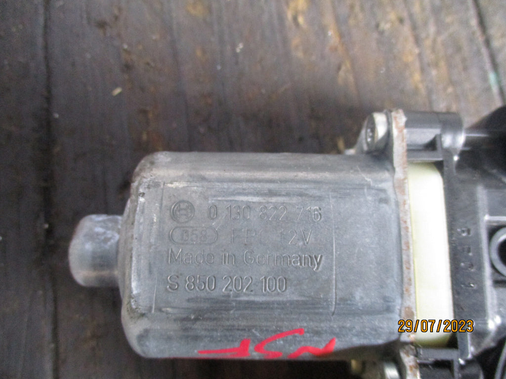 AUDI A3 2013 NSF PASSENGER SIDE FRONT WINDOW MOTOR 5Q0959802B