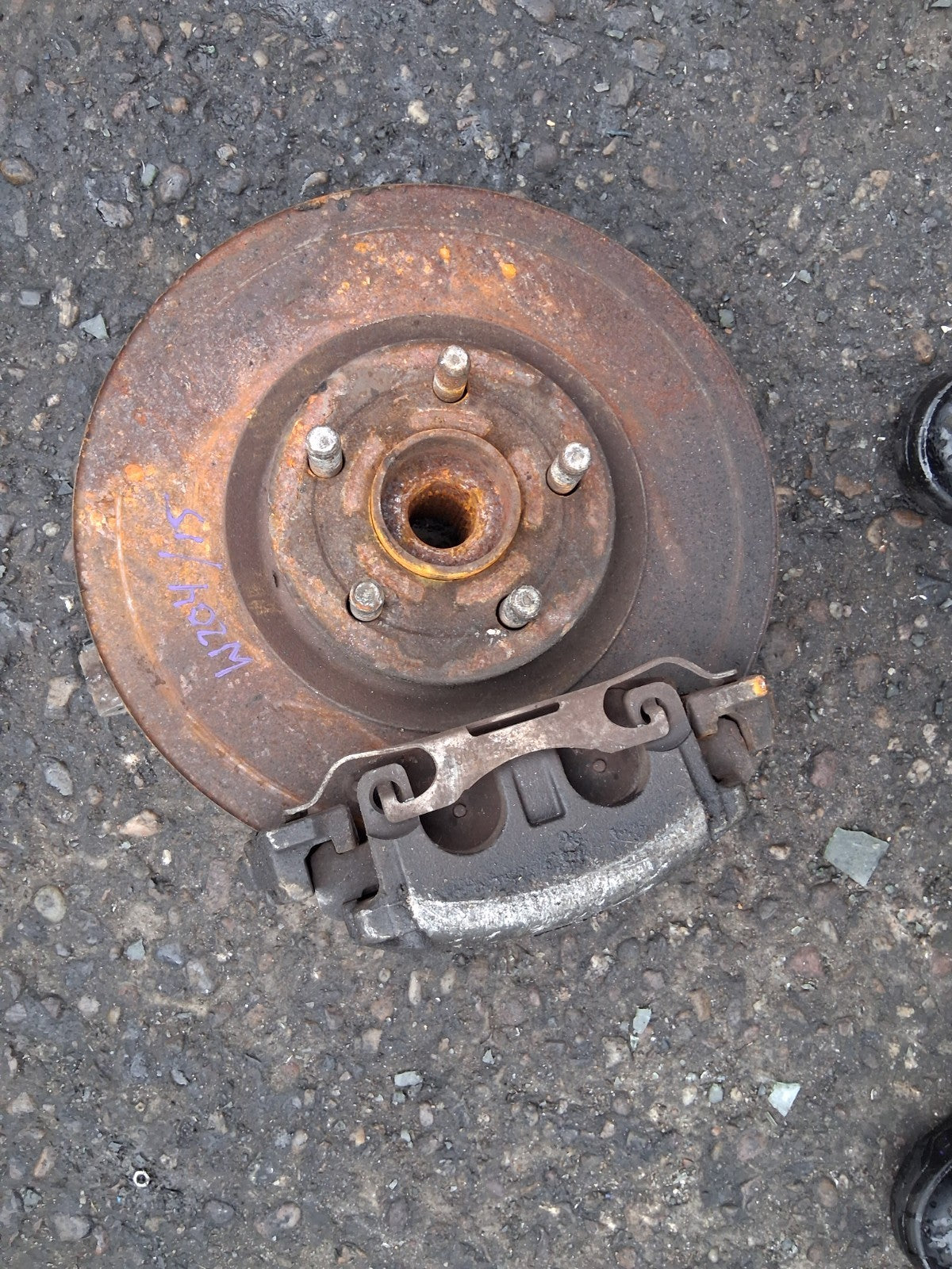 2014 MERCEDES C CLASS W204 C220 2.1 DIESEL FRONT DRIVER CALIPER HUB