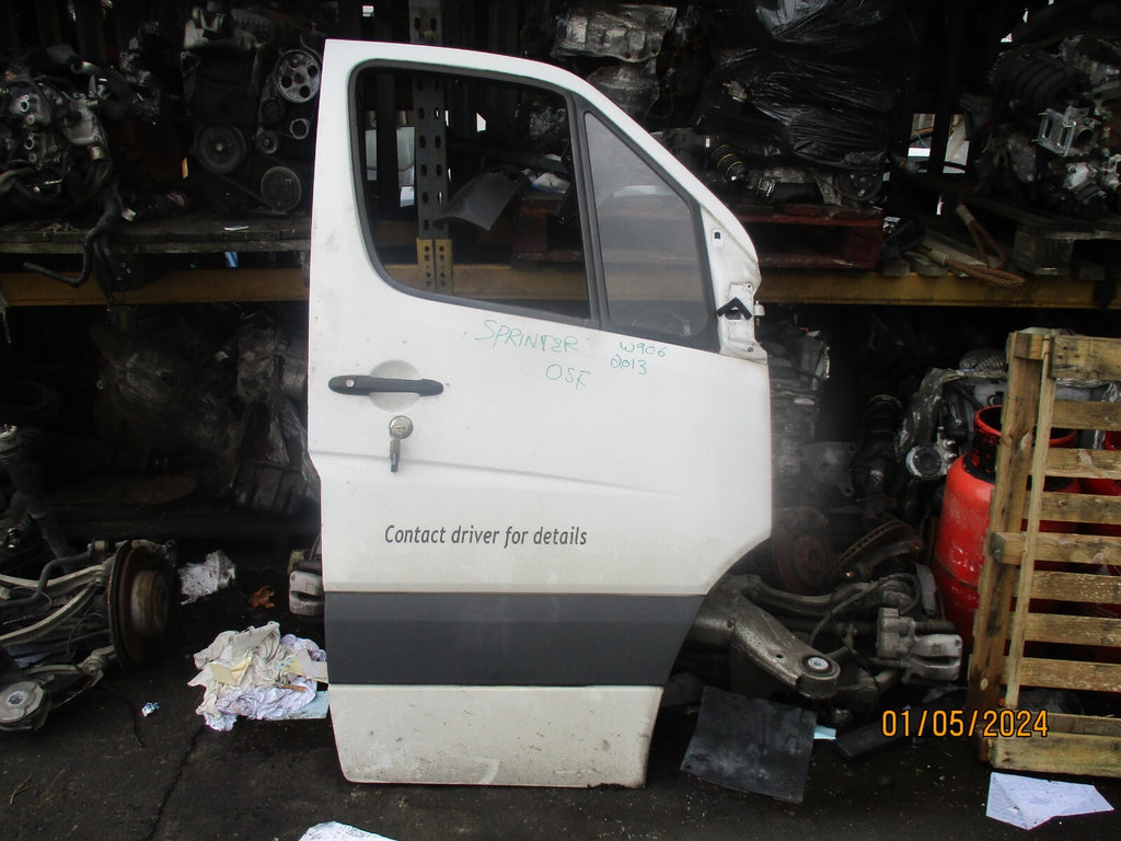 MERCEDES BENZ SPRINTER W906 2013 OSF DRIVER SIDE FRONT COMPLETE DOOR WHITE