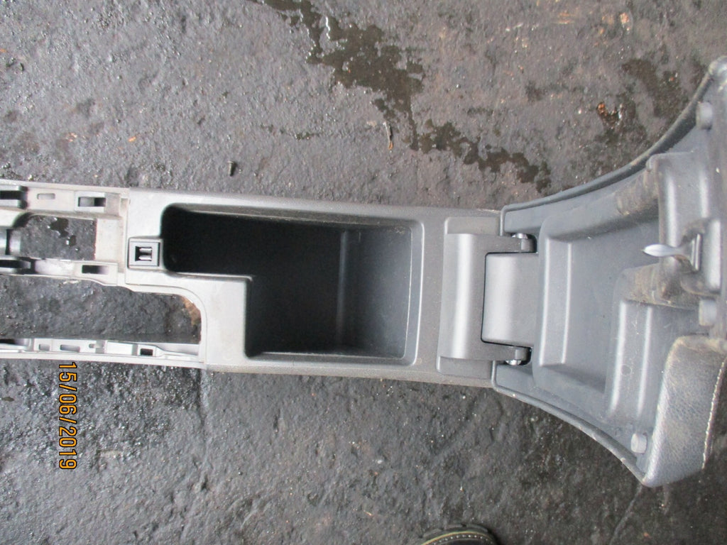 RENAULT MEGANE MK3 PLASTIC CENTRE CONSOLE TRIM & HANDREST 969100026R