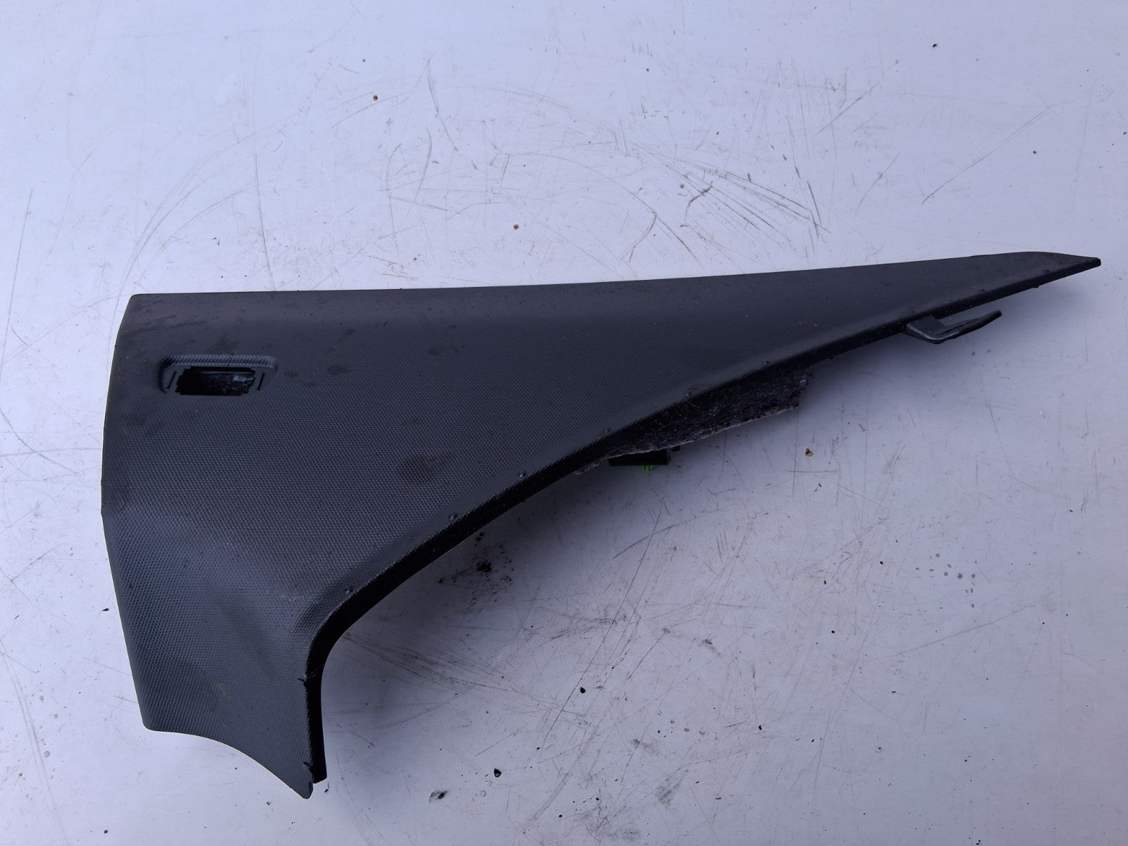 2024 BMW 2 SERIES F44 COUPE OSR REAR DRIVER RIGHT SIDE D PILLAR TRIM 8096758